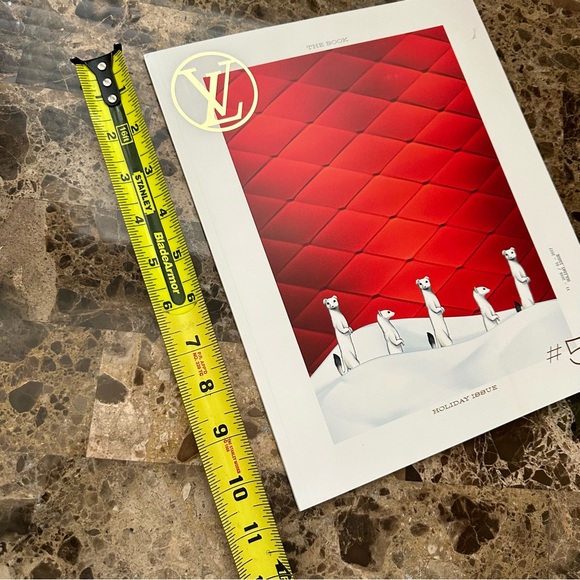 Authentic Louis Vuitton 2016-2017 Holiday Issue Book - Picture 16 of 17